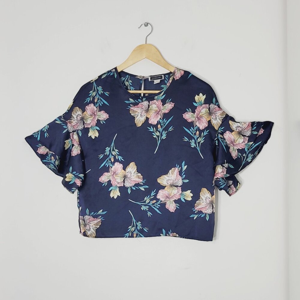 Another Story Women Satiny Look Pink Floral Bell  Sleeve Cropped Blouse Size XS